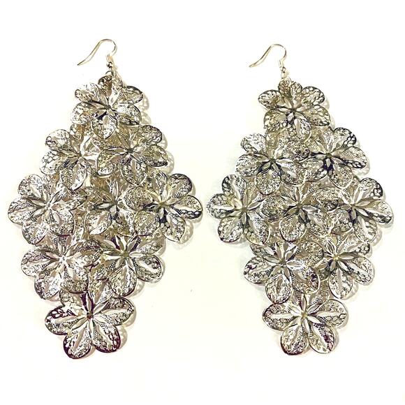 Silver Flower Stacked Drop Earrings NEW. Lots of movement - Picture 1 of 1